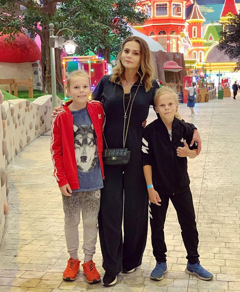 13-year-old Miron and 11-year-old Bogdan can stay on the street with their mother
