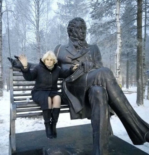 Светлана Котельникова из администрации города тоже прикоснулась к прекрасному Светлана Котельникова из администрации города тоже прикоснулась к прекрасному