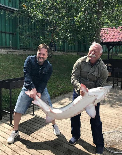 Слухи не выбивают Леонида Аркадьевича из колеи