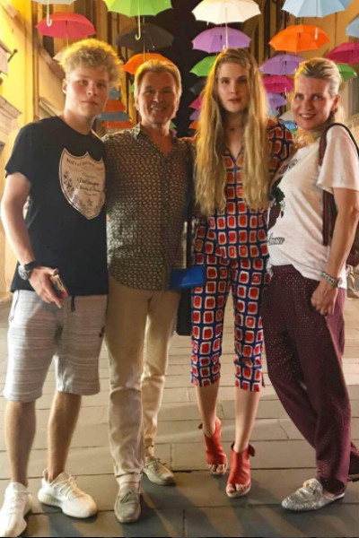 Александр Малинин с семьей Александр Малинин с семьей