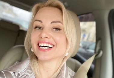 «В Великобритании ее ждут одну»: редактор Первого канала Марина Овсянникова не сможет вывезти детей