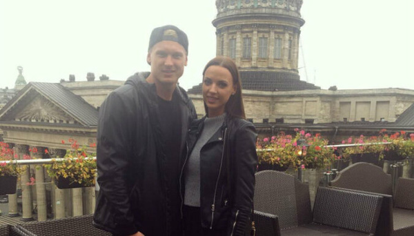 Еще несколько месяцев назад жена спортсмена рассказывала о чувствах к нему Еще несколько месяцев назад жена спортсмена рассказывала о чувствах к нему