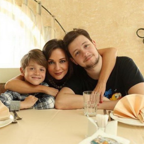 Татьяна Буланова с сыновьями Александром и Никитой