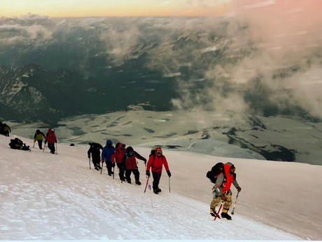 Aleksandr Myasnikov Pokoril Elbrus Starhit Ru