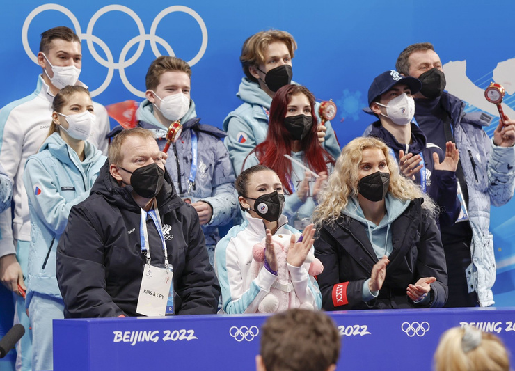 Члены сборной России все дни командного турнира тепло поддерживали друзей, открывших Олимпиаду в фигурном катании