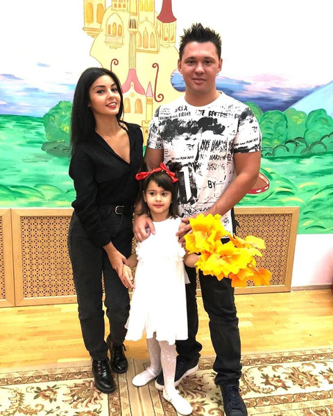 Супруга Алексея давно привыкла к его популярности Супруга Алексея давно привыкла к его популярности