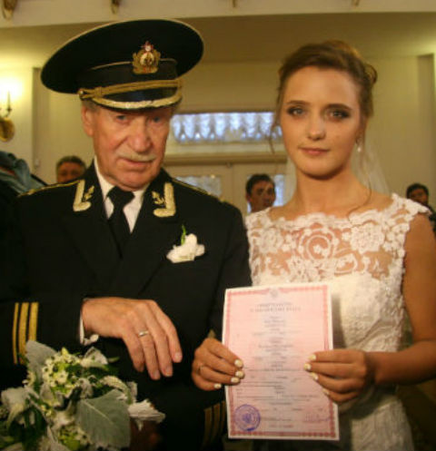 Иван Краско с женой Натальей на свадьбе в 2015 году