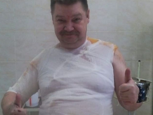Юморист старается не терять бодрости духа Юморист старается не терять бодрости духа