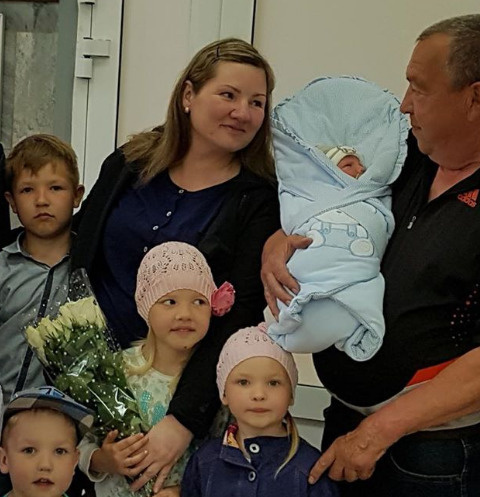 Оксана Усова с мужем и детьми Оксана Усова с мужем и детьми