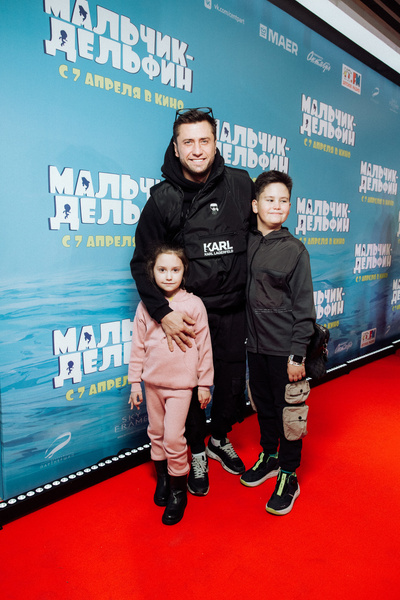 Pavel Priluchny with children 