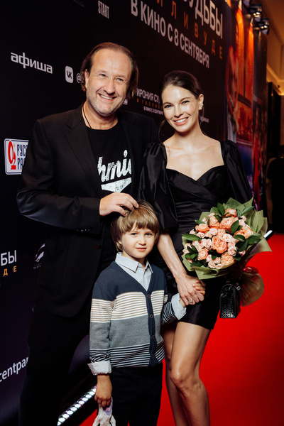 Марюс Вайсберг и Наталья Бардо с сыном 