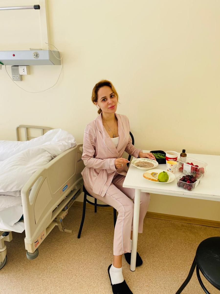 Анна Калашникова в клинике