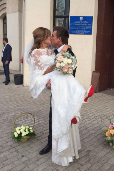 Влад и Ксения поженились в сентябре 2015 года Влад и Ксения поженились в сентябре 2015 года