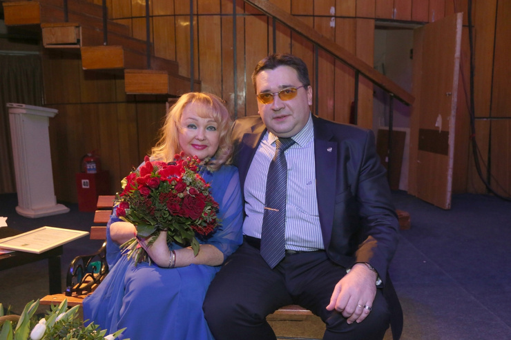 Наталья Гвоздикова с сыном Федором Жариковым