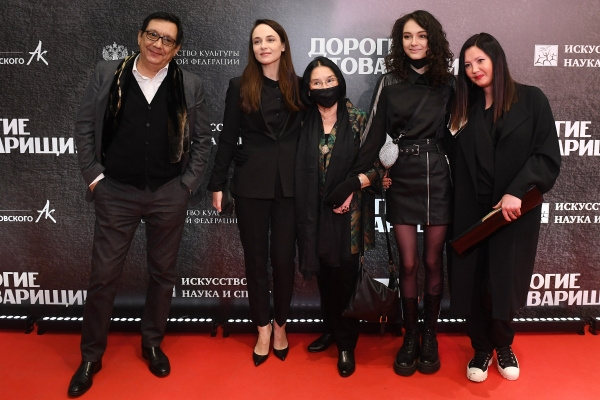 Семейный подряд: родственники поддержали Андрея Кончаловского на премьере нового фильма