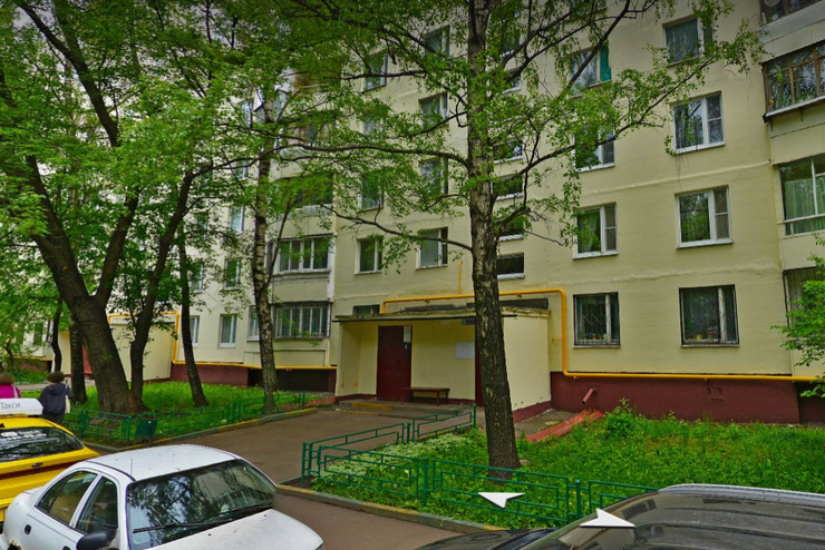 В России у Сергея есть недвижимость.  На фото квартира, расположенная по адресу Миклухо-Маклая.