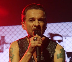 Лидер Depeche Mode Дейв Гаан зажег многотысячную толпу