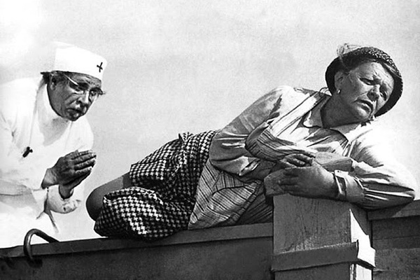 В «Приключениях желтого чемоданчика» актриса перелезала через забор и даже танцевала на крыше троллейбуса В «Приключениях желтого чемоданчика» актриса перелезала через забор и даже танцевала на крыше троллейбуса