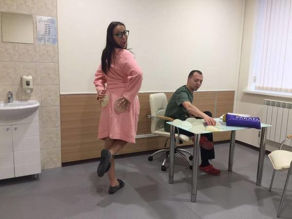 Анна Грачевская на приеме у хирурга Тимура Нугаева Анна Грачевская на приеме у хирурга Тимура Нугаева