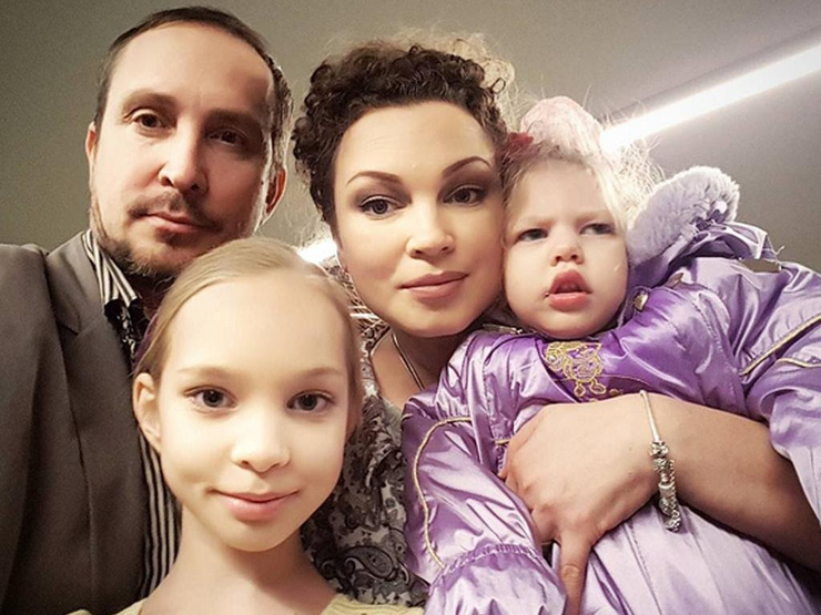 У Данко и Наталии двое дочерей, одна из которых родилась с ДЦП