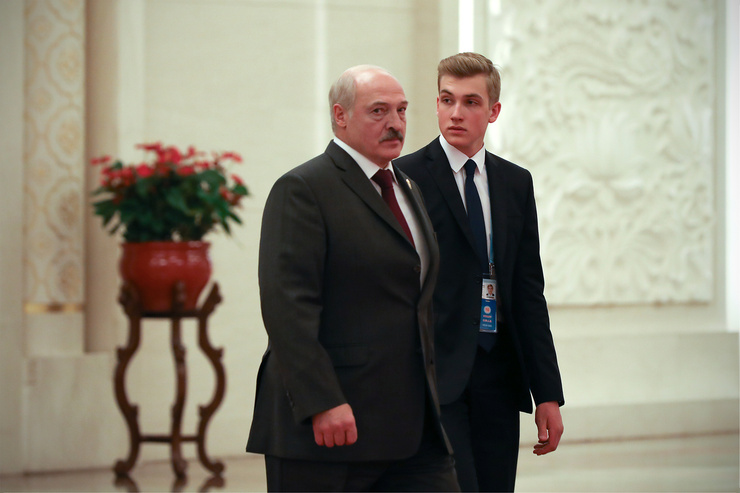 Александр Лукашенко c cыном