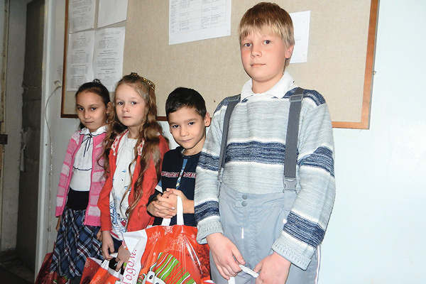 В «Звездах Сибири» дети часто получают заслуженные подарки