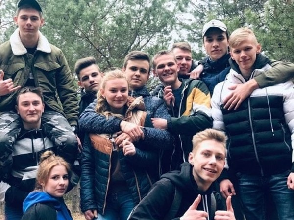 Компания Влада Бахова