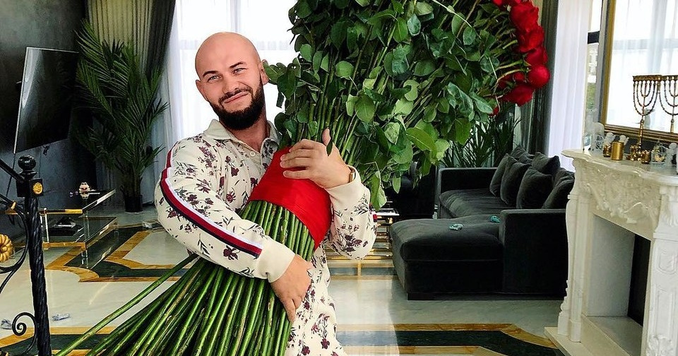 Новогодняя елка оксаны самойловой. Новогодняя джиган. Новогодняя елка оксаны самойловой. Новогодняя джиган. Джиган и фараон.