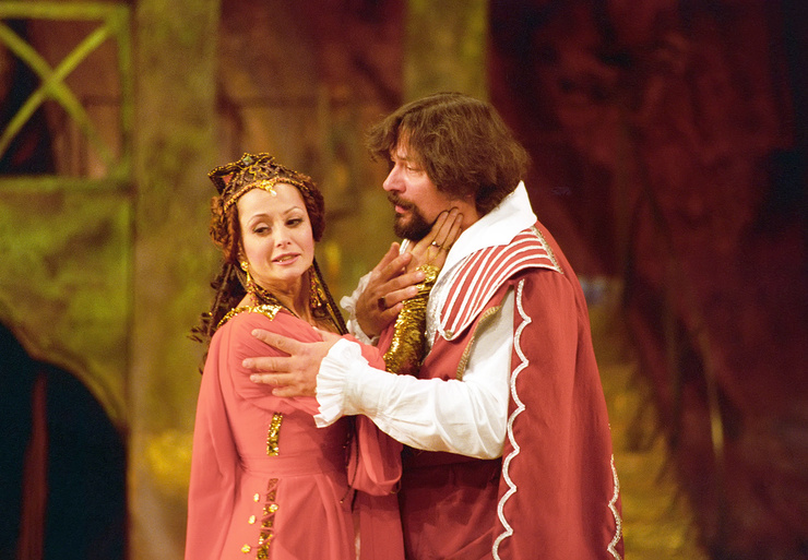 На сцене Центрального академического театра Российской армии актер блистал в пьесах Шекспира