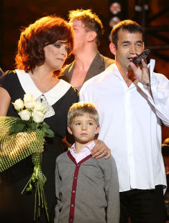 Ольга Дроздова и Дмитрий Певцов с сыном Елисеем