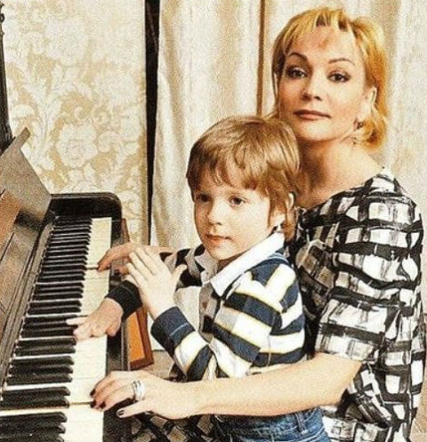 Никита - второй сын певицы от брака с футболистом Владиславом Радимовым