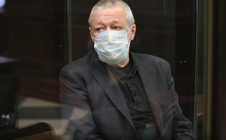 Артиста приговорили к 7,5 годам колонии общего режима
