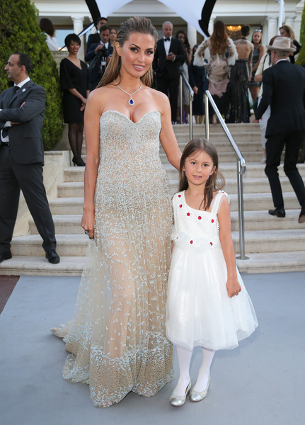 Виктория с дочерью Анджелиной 