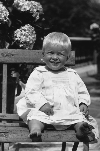 История длиною в век: фотографии принца Филиппа с рождения и до 99-летия