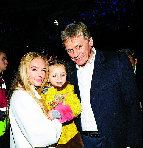 Дмитрий Песков с дочерьми