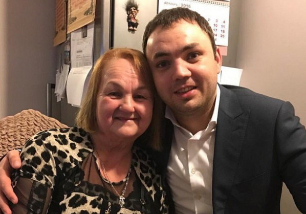 Мама Гобозова очень переживает за него