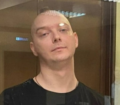 Журналиста Ивана Сафронова приговорили к 22 годам колонии строгого режима за госизмену