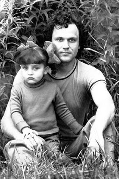 Николай Николаевич с дочкой Олей