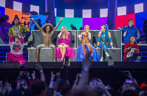 Мелани Браун летом выступала в составе Spice Girls Мелани Браун летом выступала в составе Spice Girls
