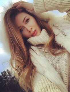 Анна Заворотнюк