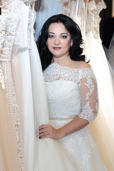 Фатима показывала поклонникам, как выбирала свадебное платье