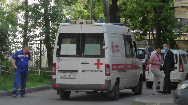 Говорят, что родственники Ефремова трижды вызвали ему скорую Говорят, что родственники Ефремова трижды вызвали ему скорую