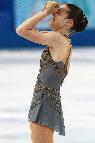 Сотникова стала первой в истории России олимпийской чемпионкой в женском одиночном катании в индивидуальном зачете Сотникова стала первой в истории России олимпийской чемпионкой в женском одиночном катании в индивидуальном зачете