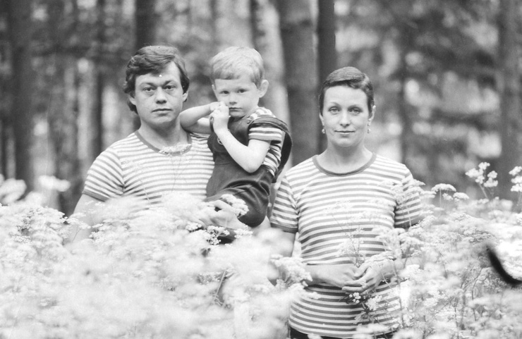 Лапину не смущало, что у Караченцова были жена и ребенок Лапину не смущало, что у Караченцова были жена и ребенок