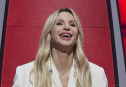 Спустя час после заявления Киркорова: Крапивина рассталась с Лободой и покинула шоу-бизнес