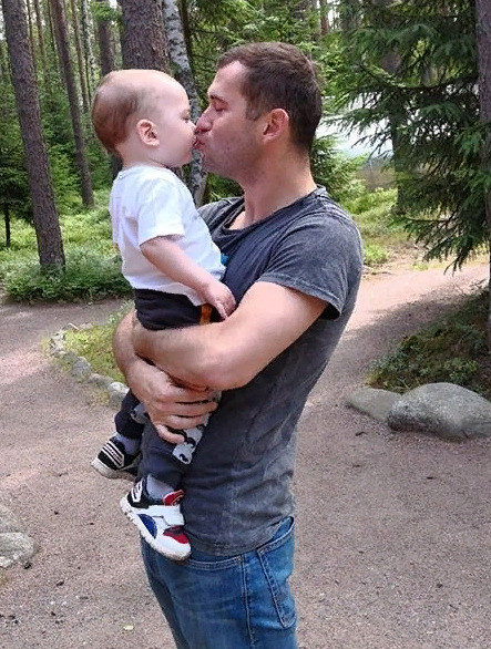Александр Кержаков с младшим сыном Артемом