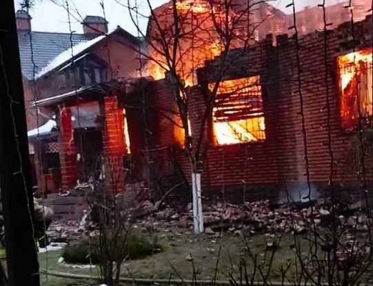 Дом сгорел за полтора часа Дом сгорел за полтора часа