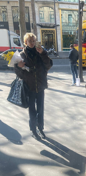 Рената прекрасно проводит время в Европе Рената прекрасно проводит время в Европе