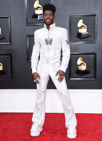 Стиль: Когда брендовые платья выглядят как обноски. Звезды на церемонии Grammy-2022 – фото №11