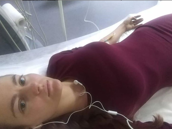 «Глаза совсем не видят»: любовница Тарзана оказалась на больничной койке